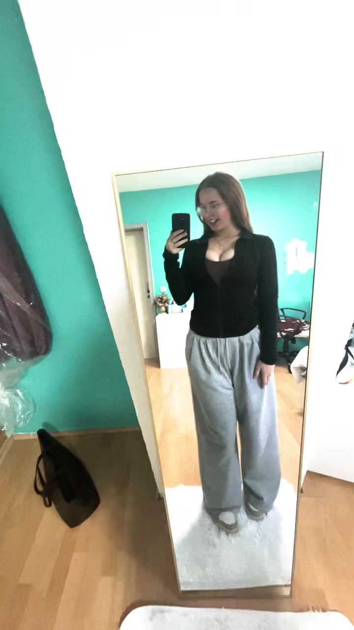 @✮