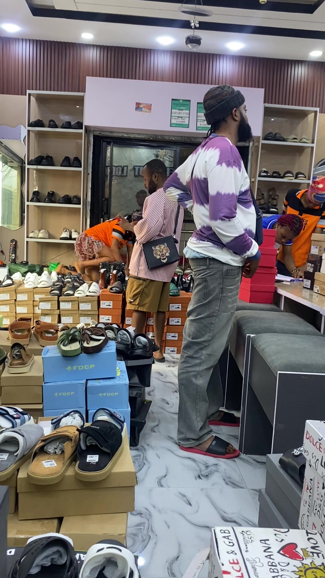 @Enatel Foot Locker