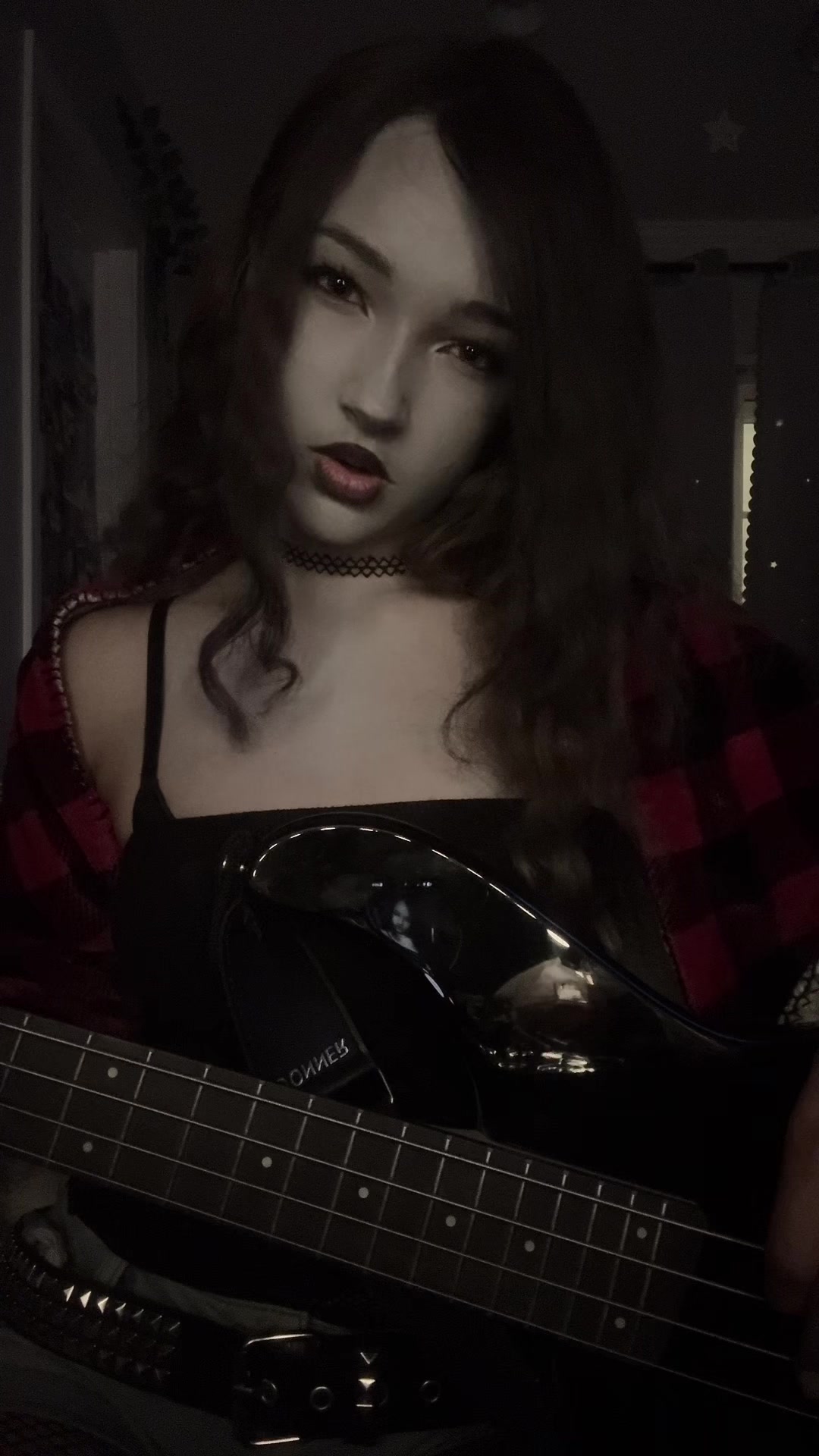 @emmi ☾𖤓