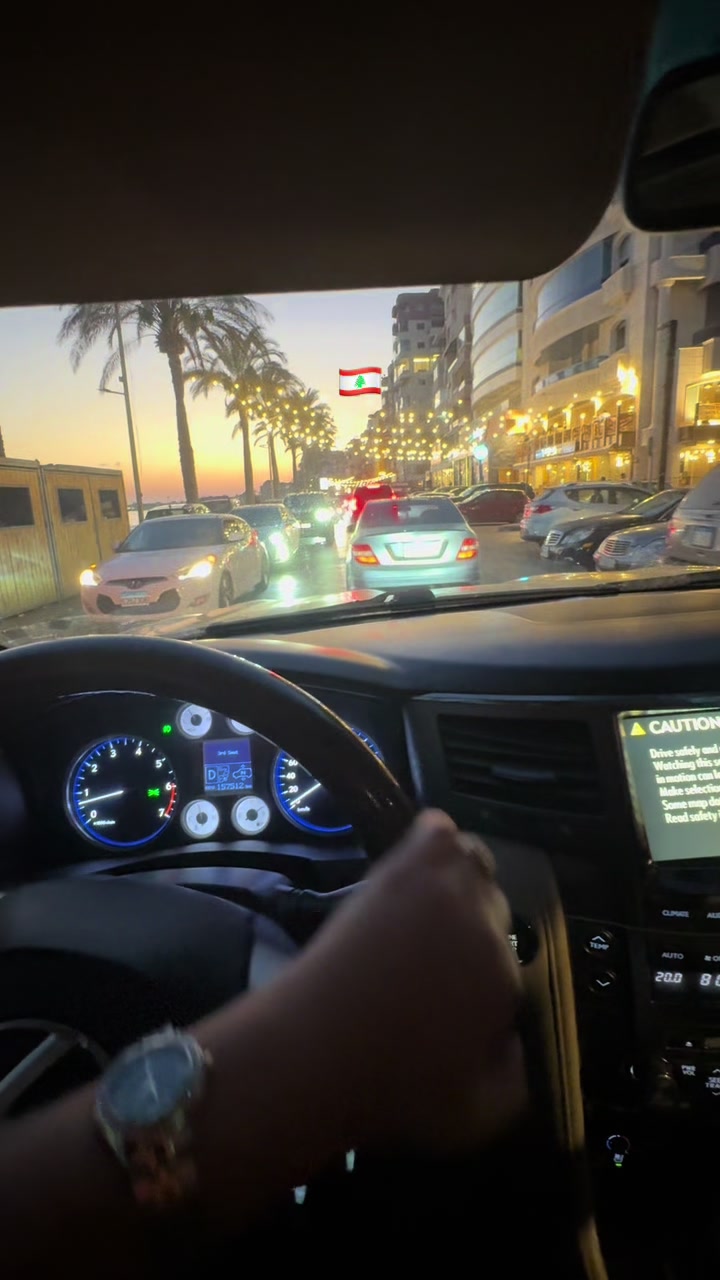 @،