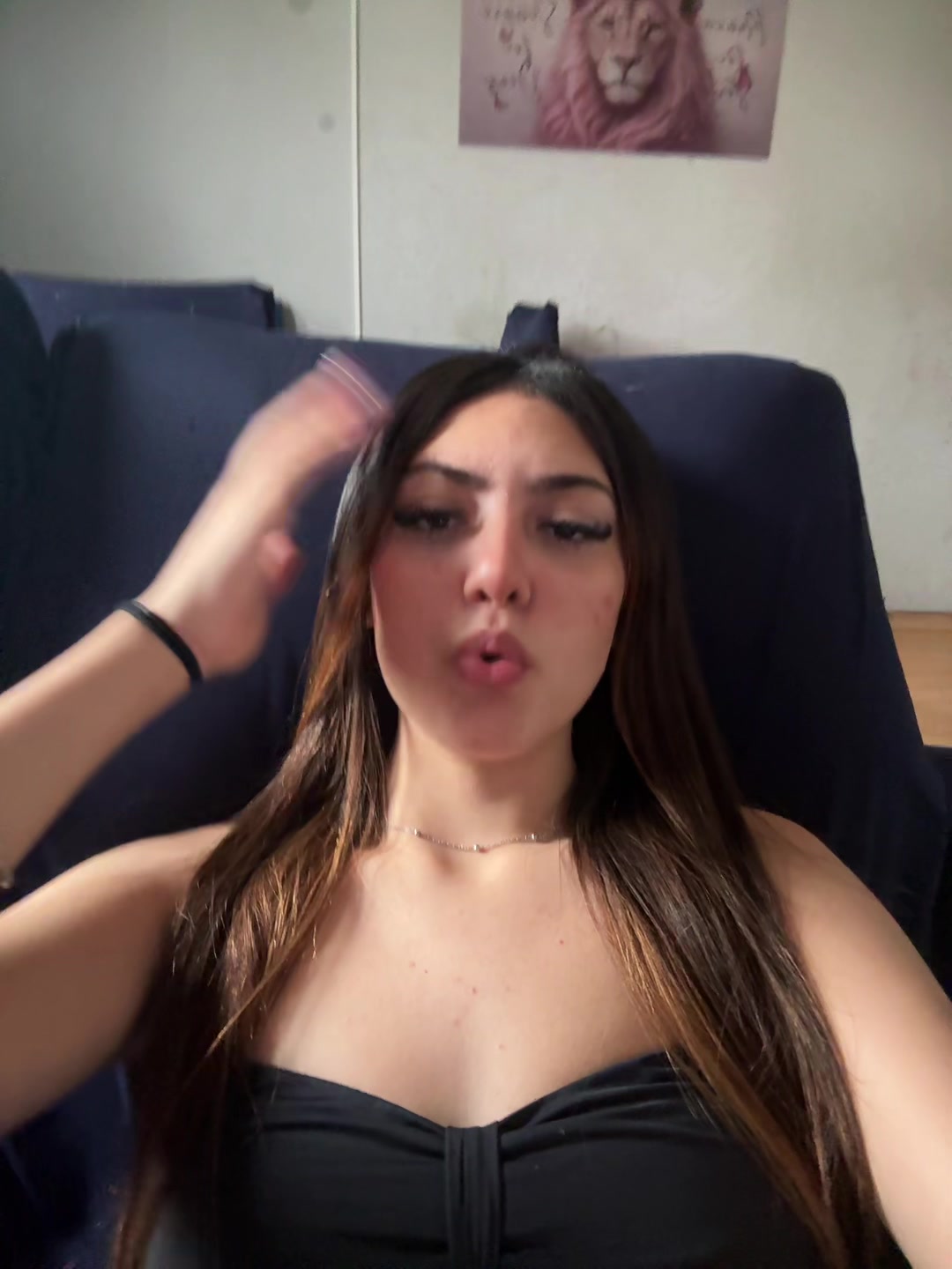 @Ladonii