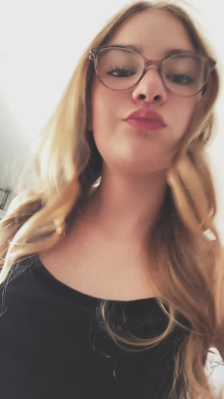 @lillyöö 🖤🤍💙
