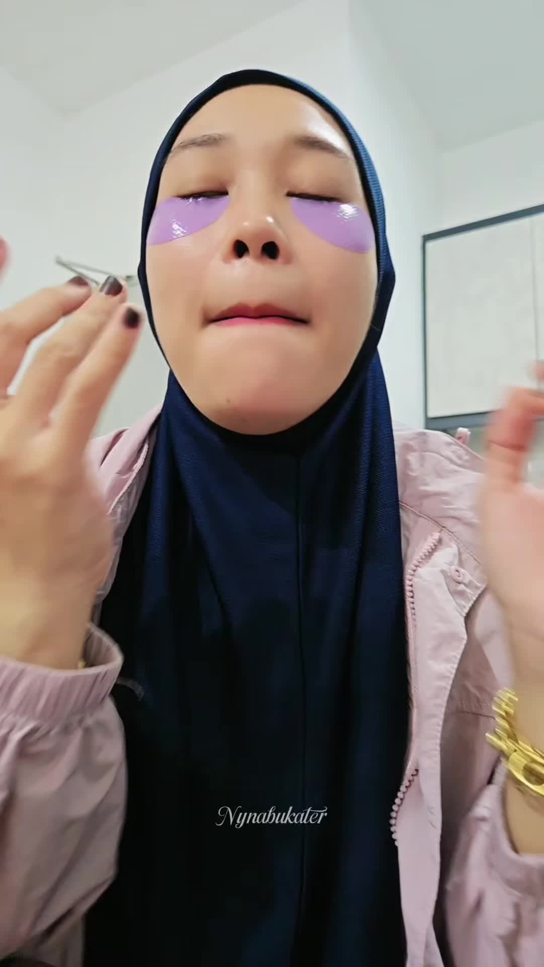 @Nynabukater