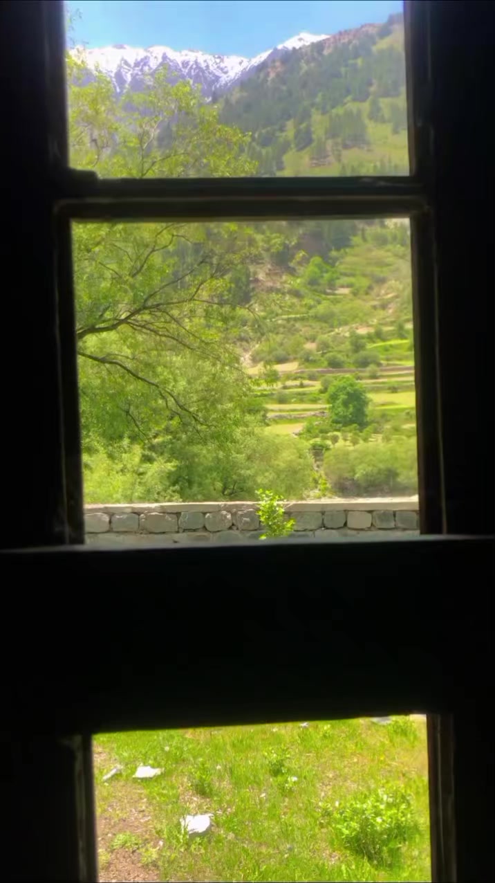 @VILLAGE_VIBES 1