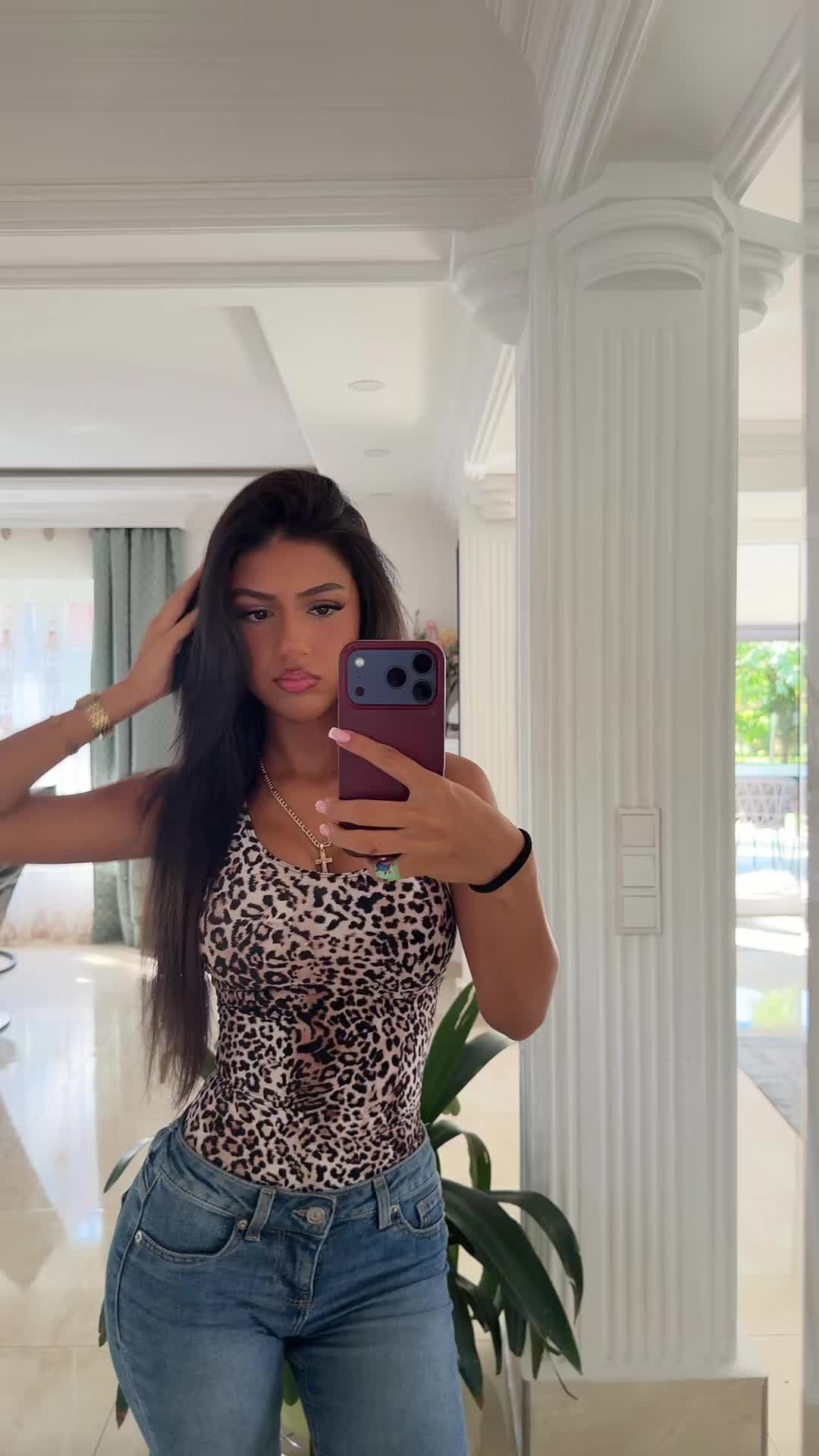 @LiveTina250k