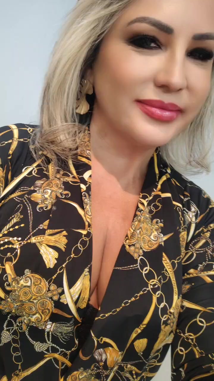@V&acirc;nia Moura