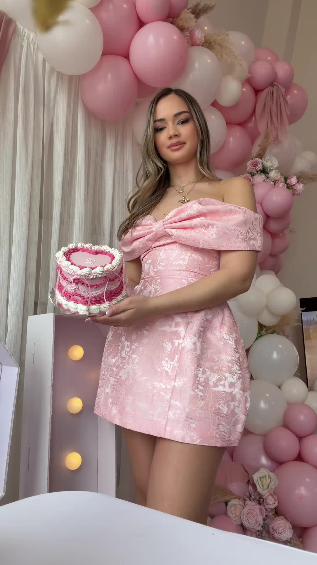 @elaaa.e