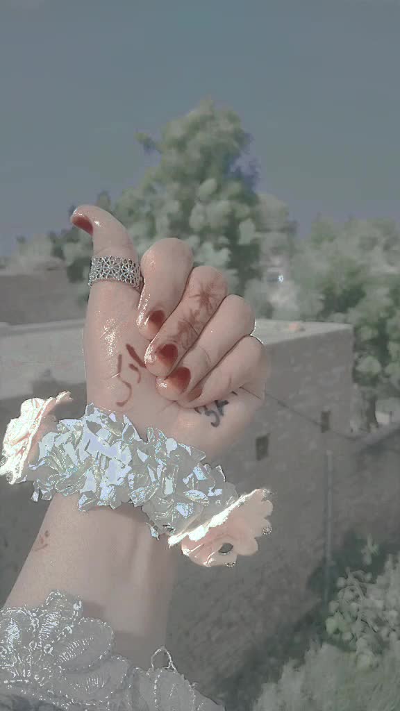 @Alone Queen