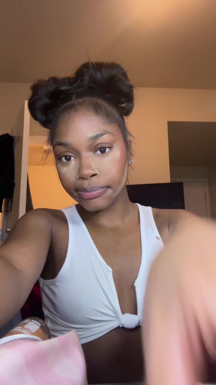 @Monique👅