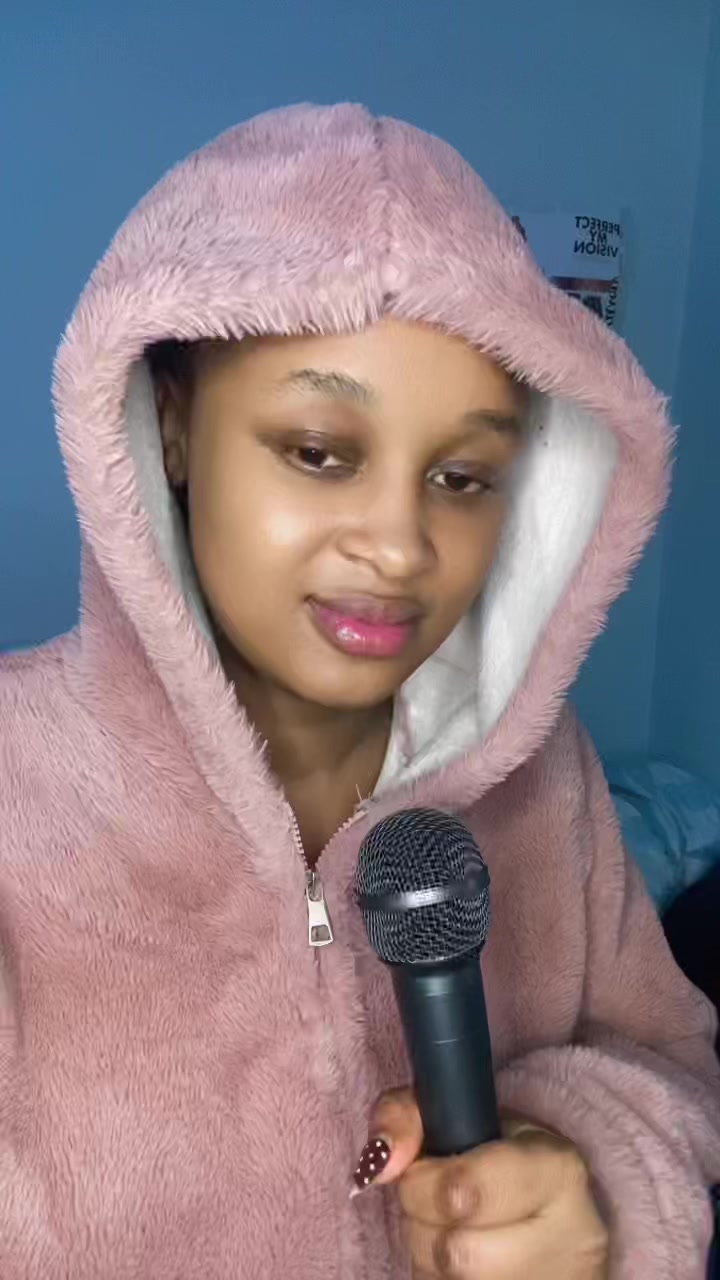 @Halls_Holoane