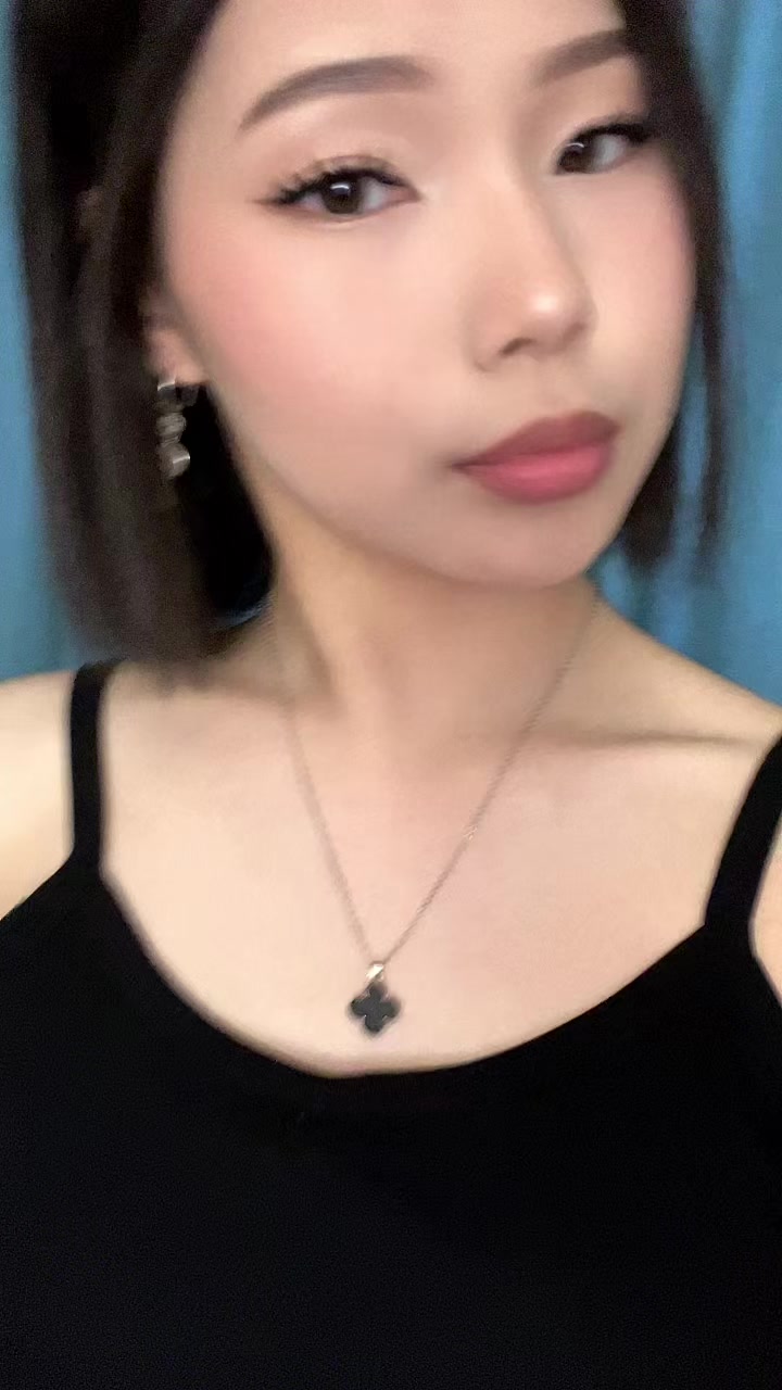 @𝐜𝐡𝐞𝐫𝐢𝐥