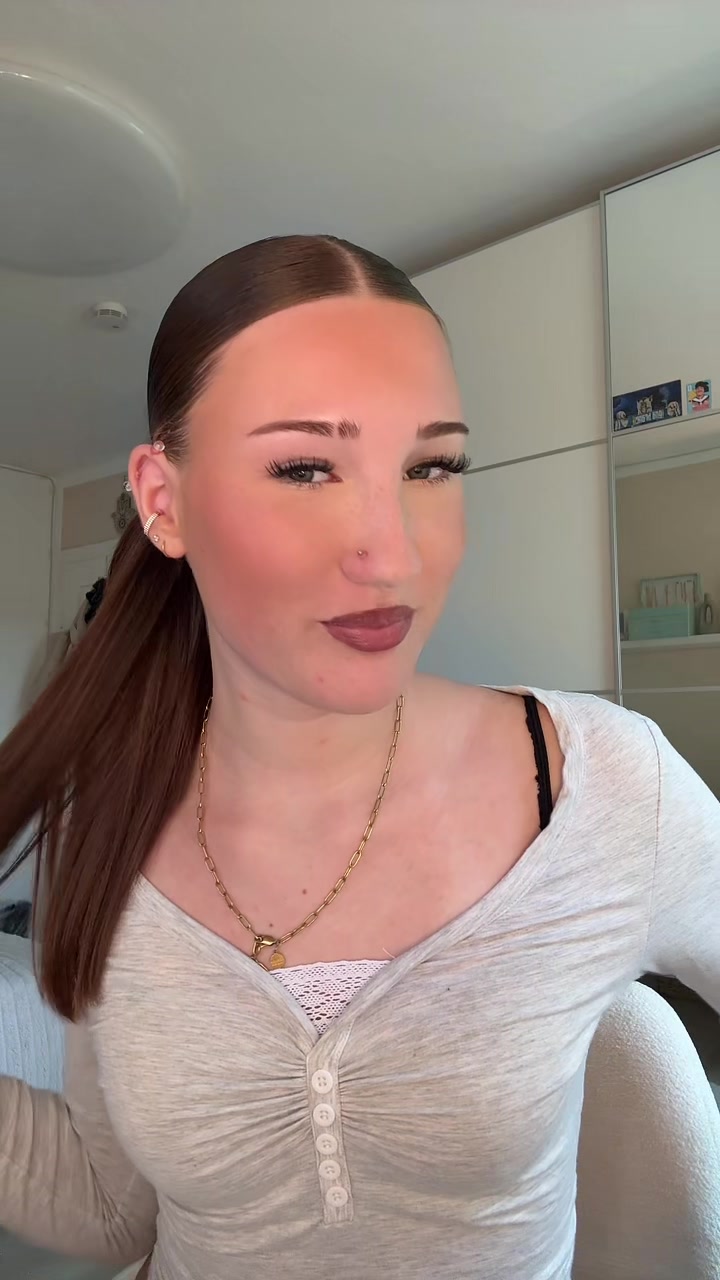 @ᴘʜɪʟɪɴᴇ⋆