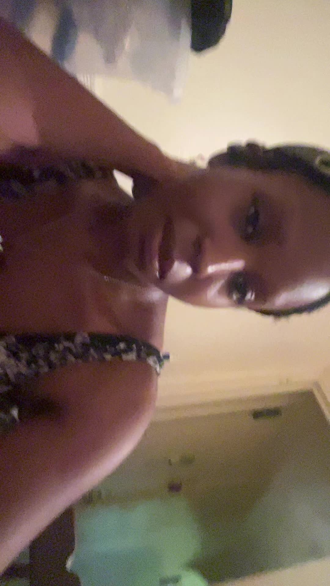 @Fauxgold_