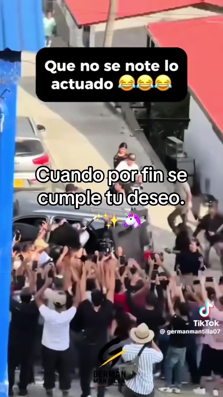 @Toallín