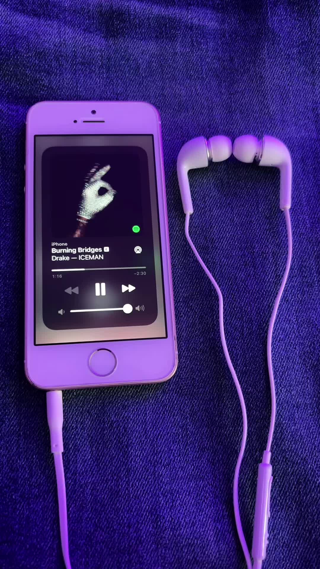 @𖣂