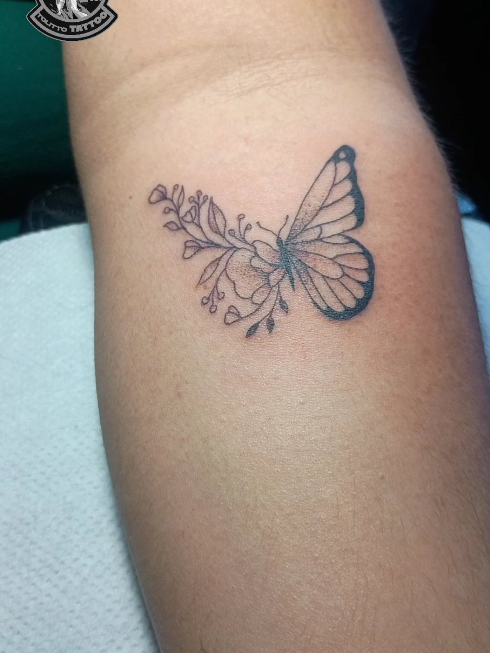 @Tolitto Tattoo 🤍🖤🤟🏼