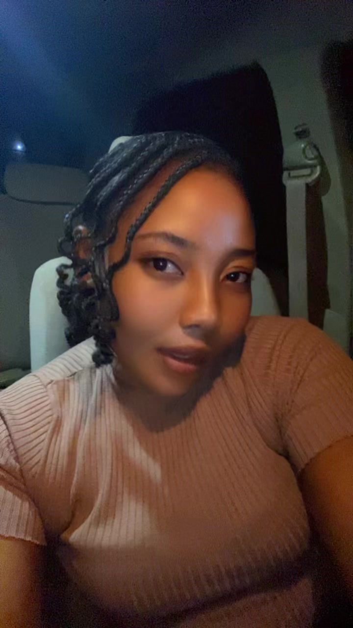 @Dee 💞