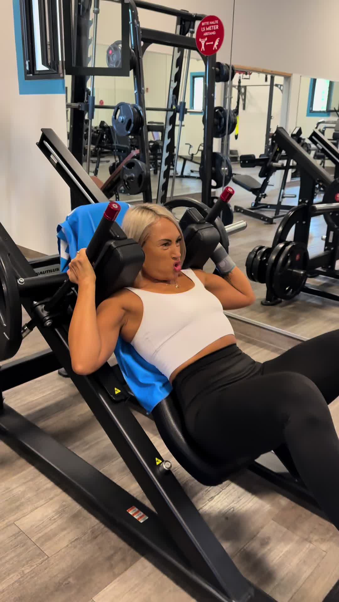 @Mari Корыстная Особа😜