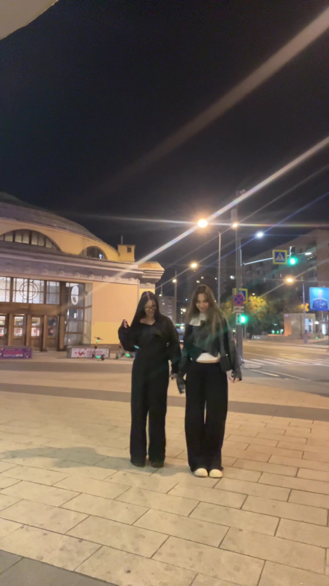 @мила