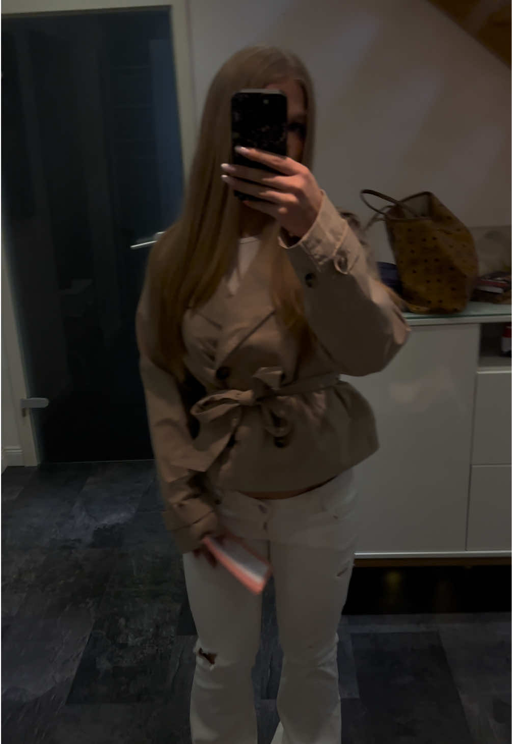 @hannahnik_10 &dagger;