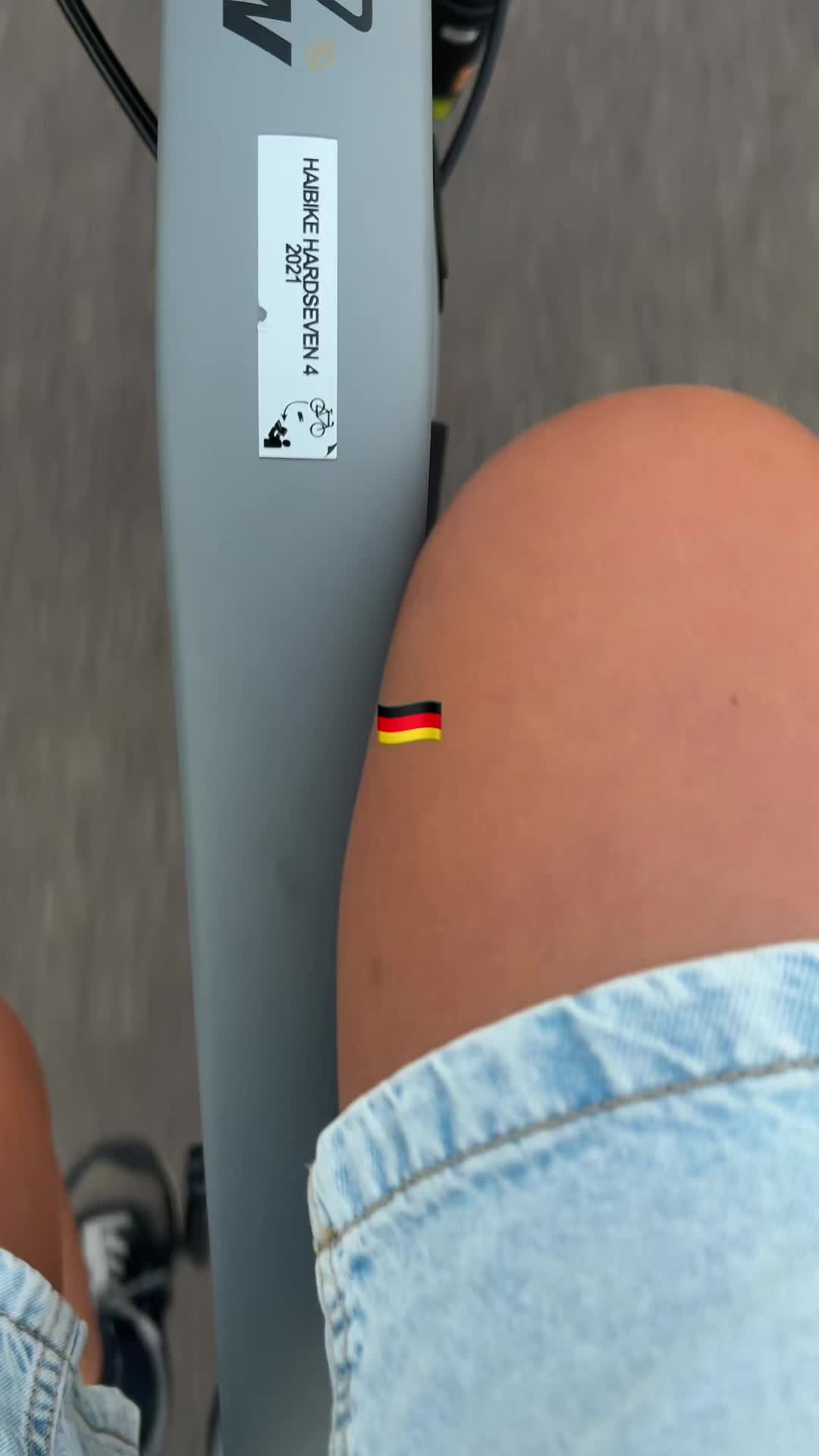@1953🖤💛