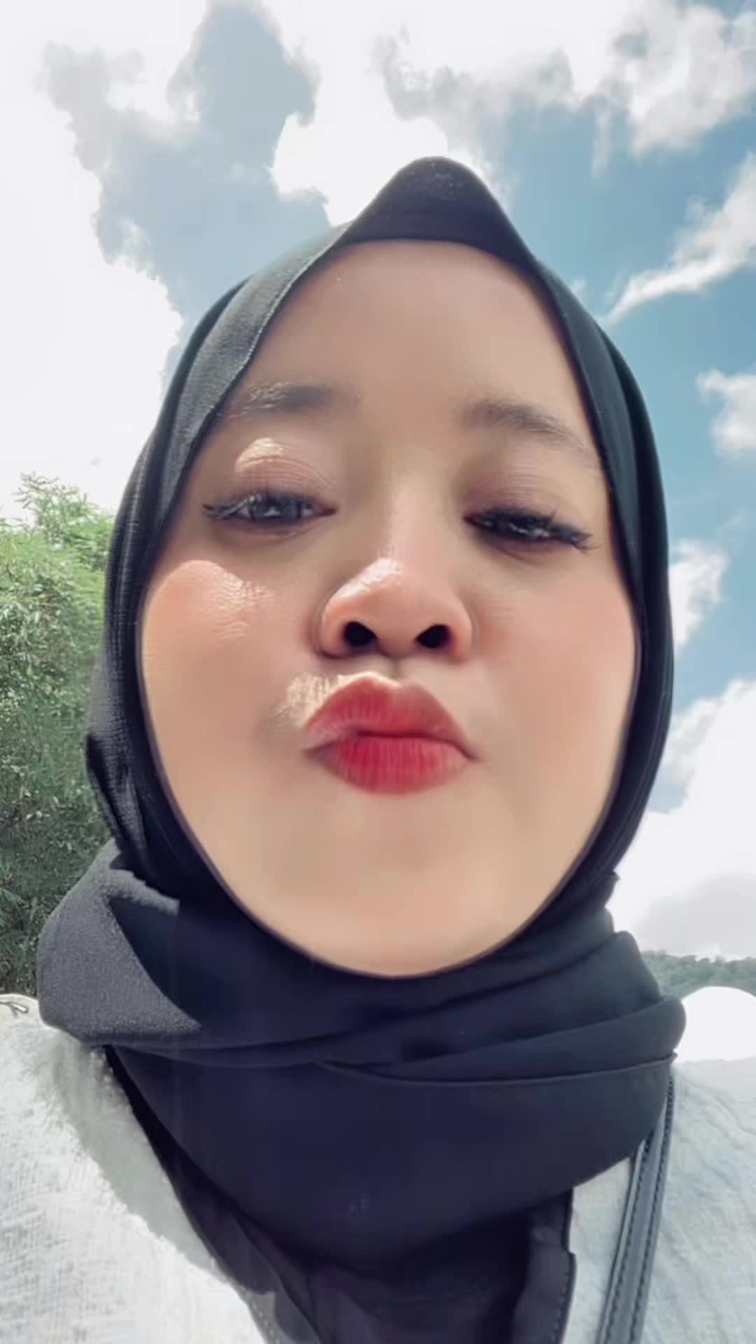 @Ti ka 🍒