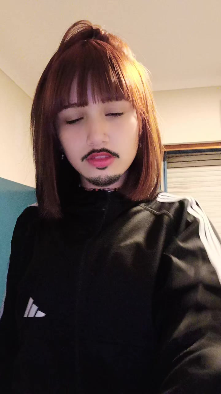 @....