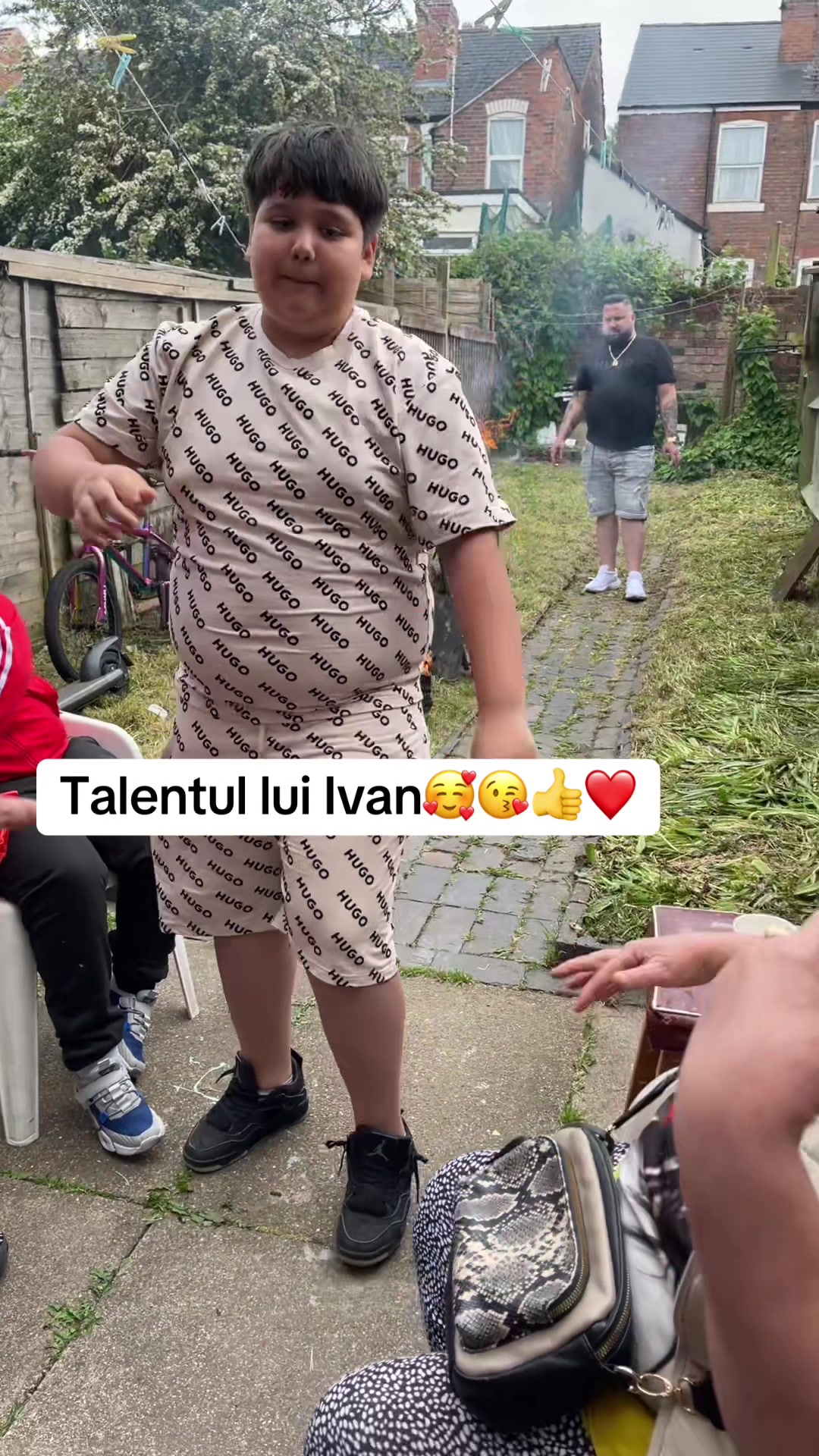 @𝓐𝓷𝓭𝓻𝓮𝓮𝓪♡