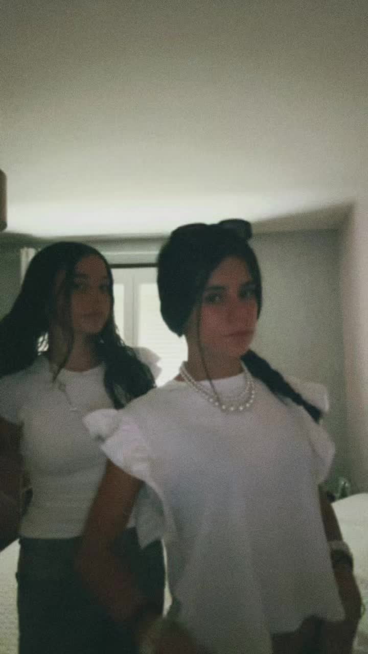 @👯&zwj;♀️