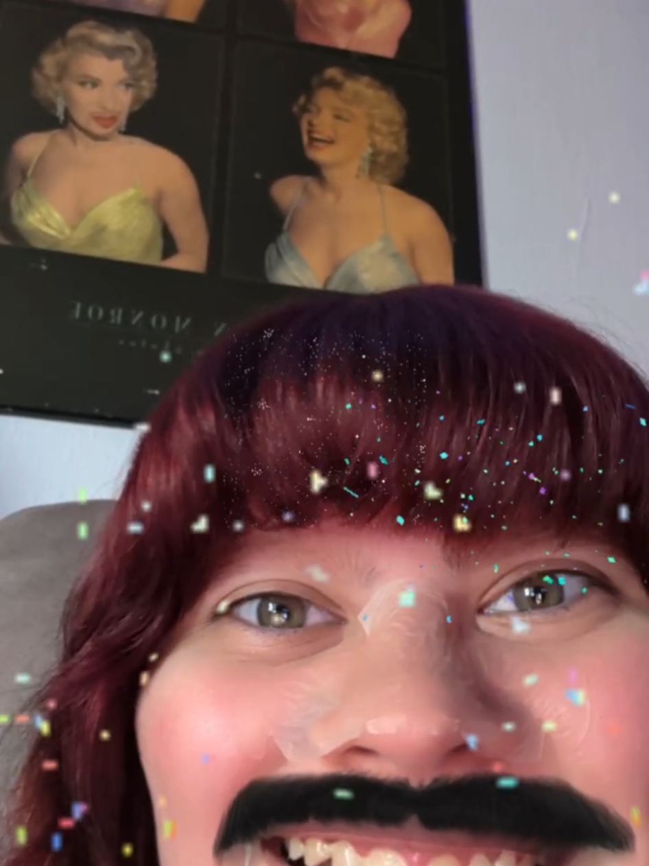 @Mickie ☆°•