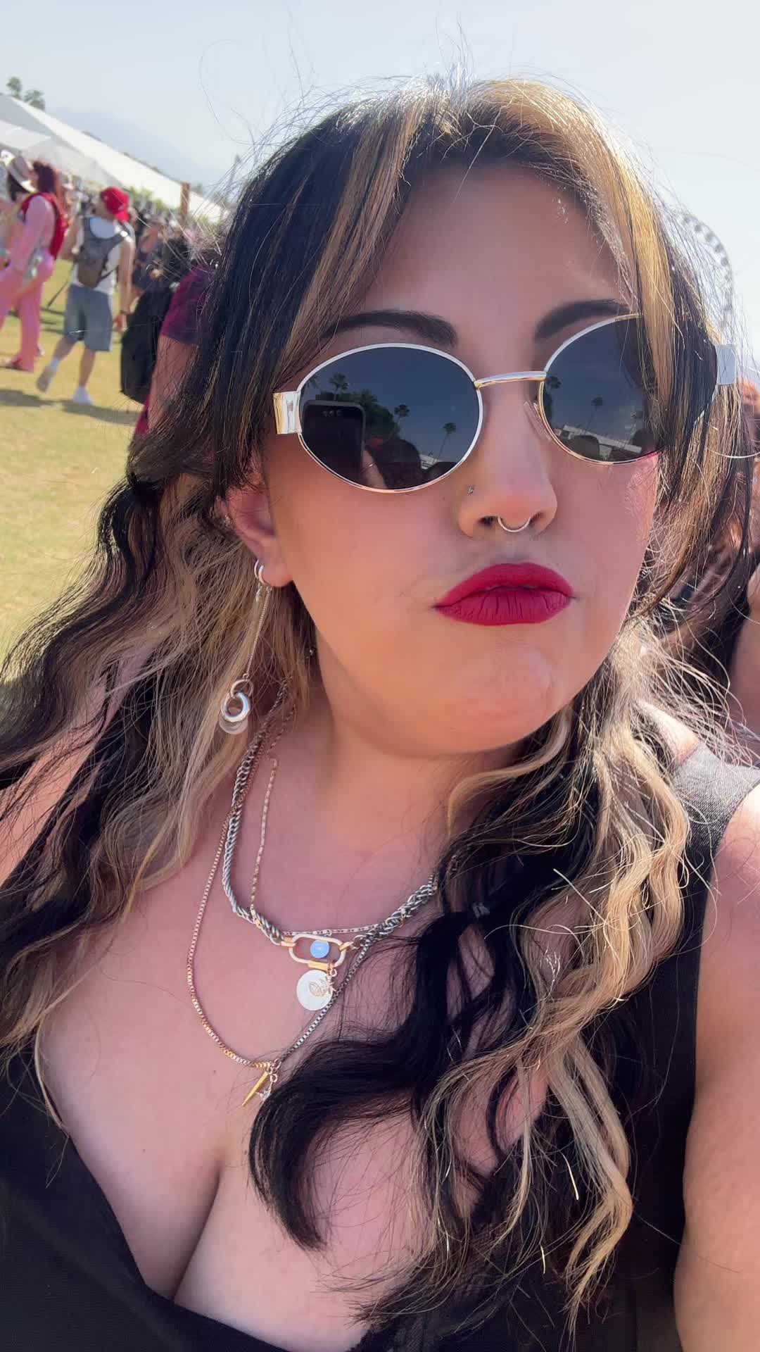 @Vanessa ✨🪩