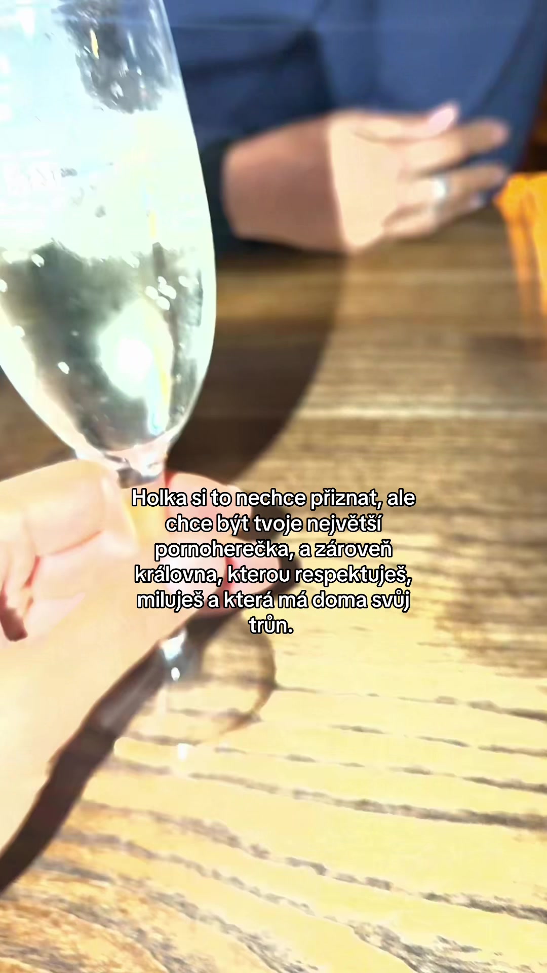 @ꓘB