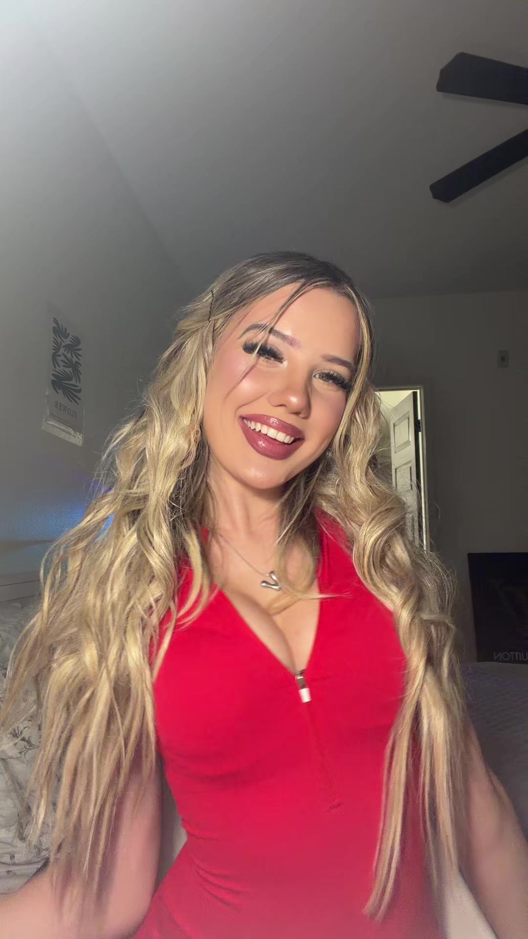 @👅