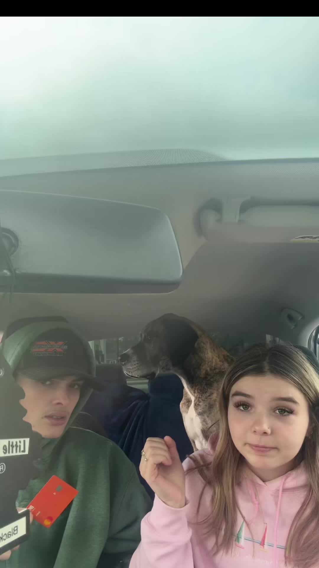 @🦦