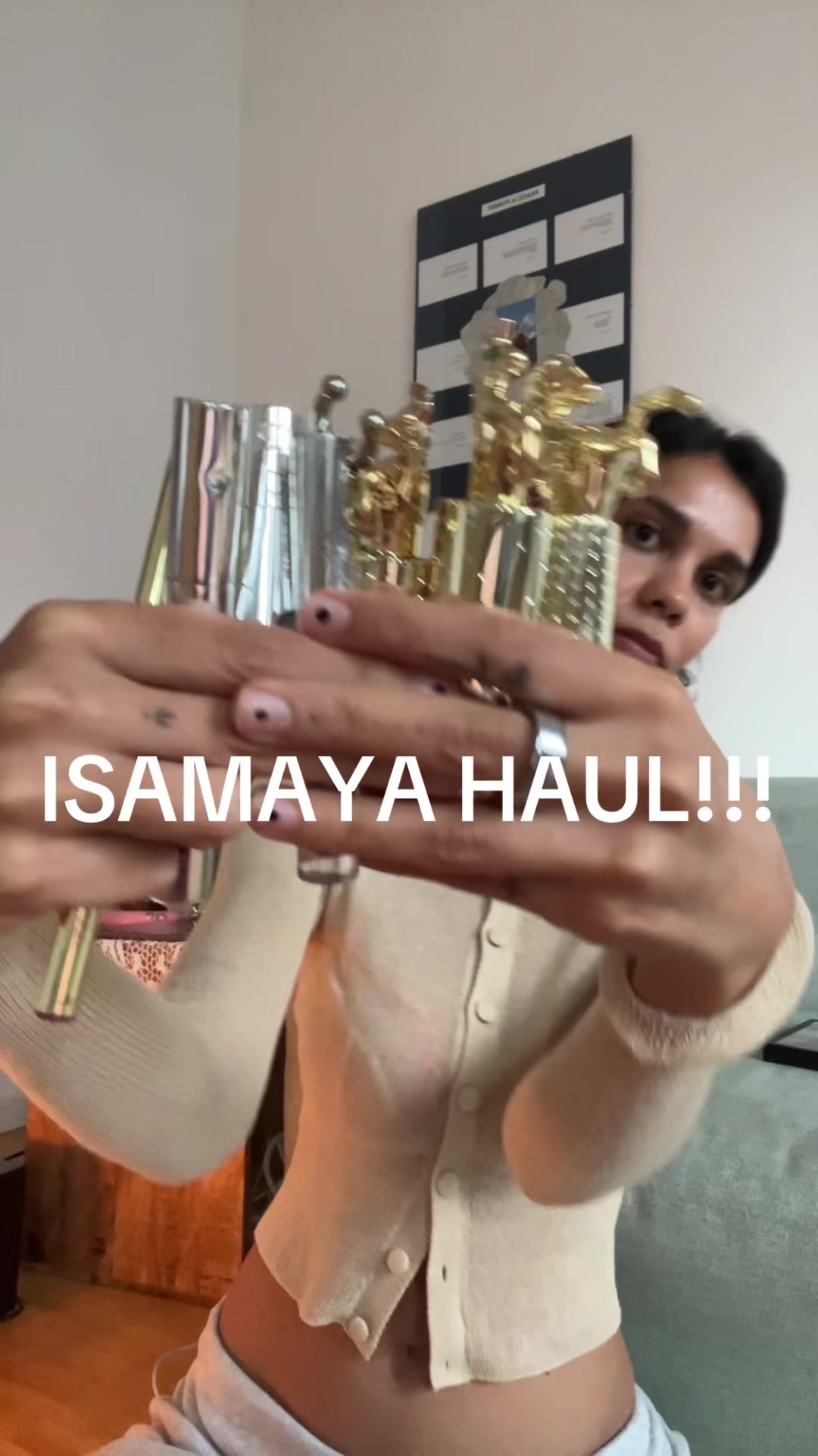 @m꧁ ༺ ༻ ꧂g