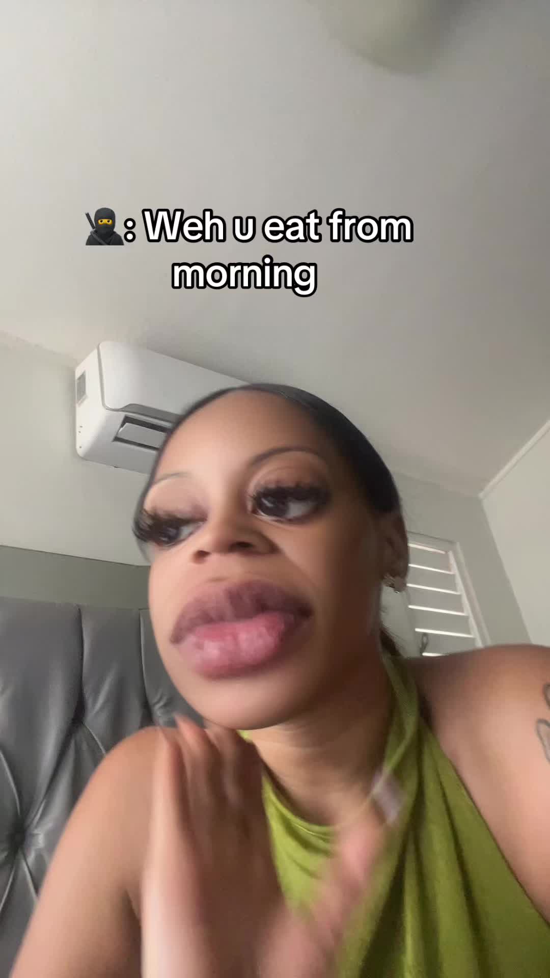 @HILLARY BANKS||Content Creator
