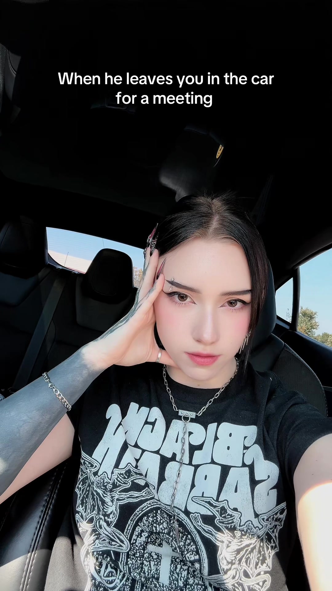 @veilofthorns_