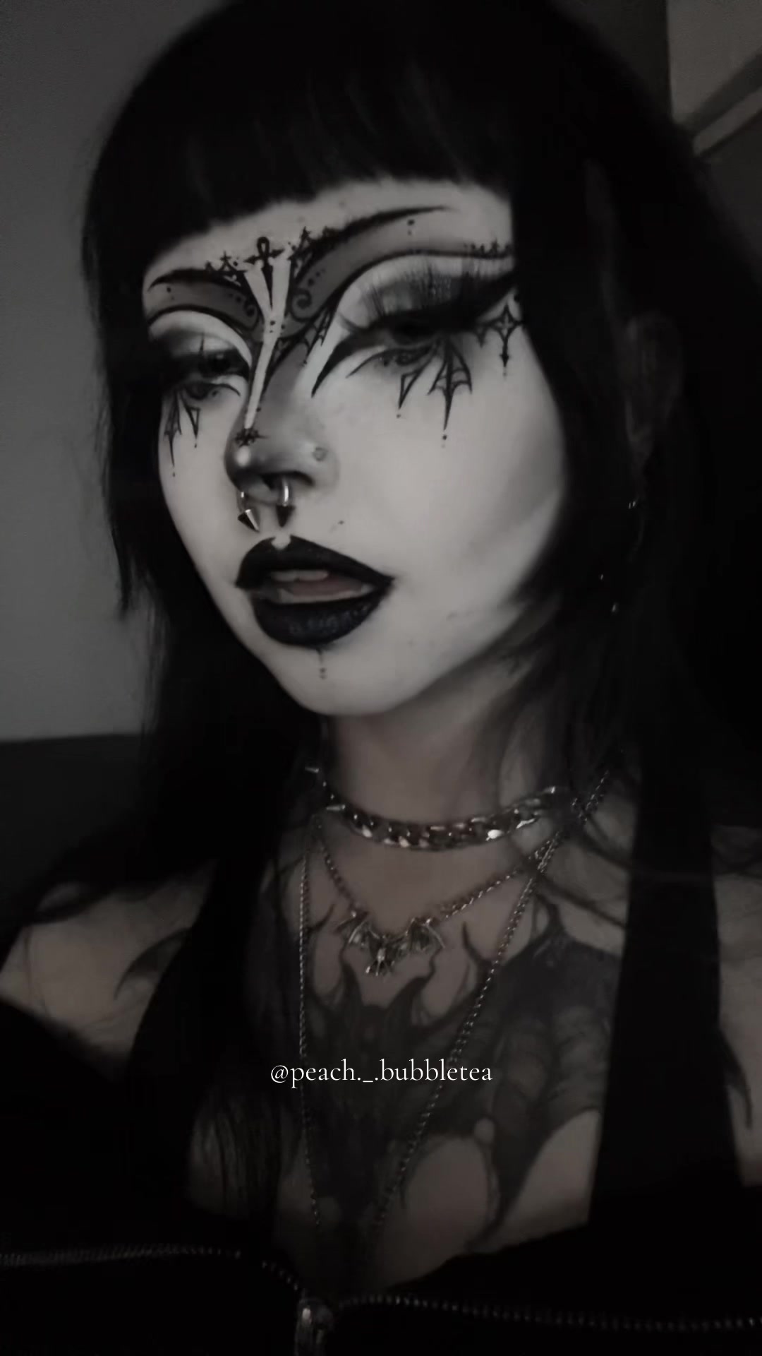 @Julie🕷️