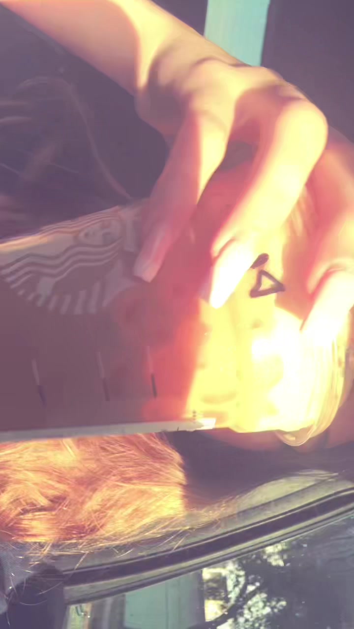 @𝐸𝓈𝓉𝒽𝑒𝓇 𝐹𝓇𝒶𝓎𝒹𝒶 🧁