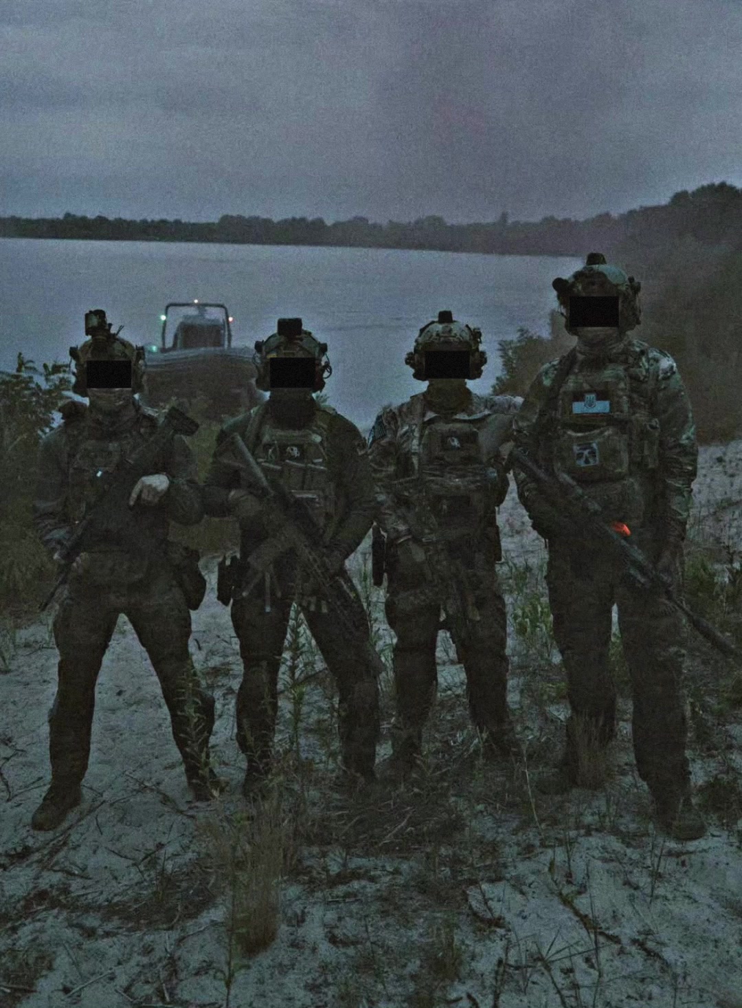 @SPECIAL FORCES