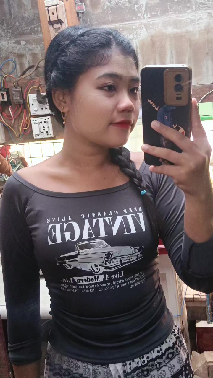 @Hnin Mooh Mooh Khing🖤