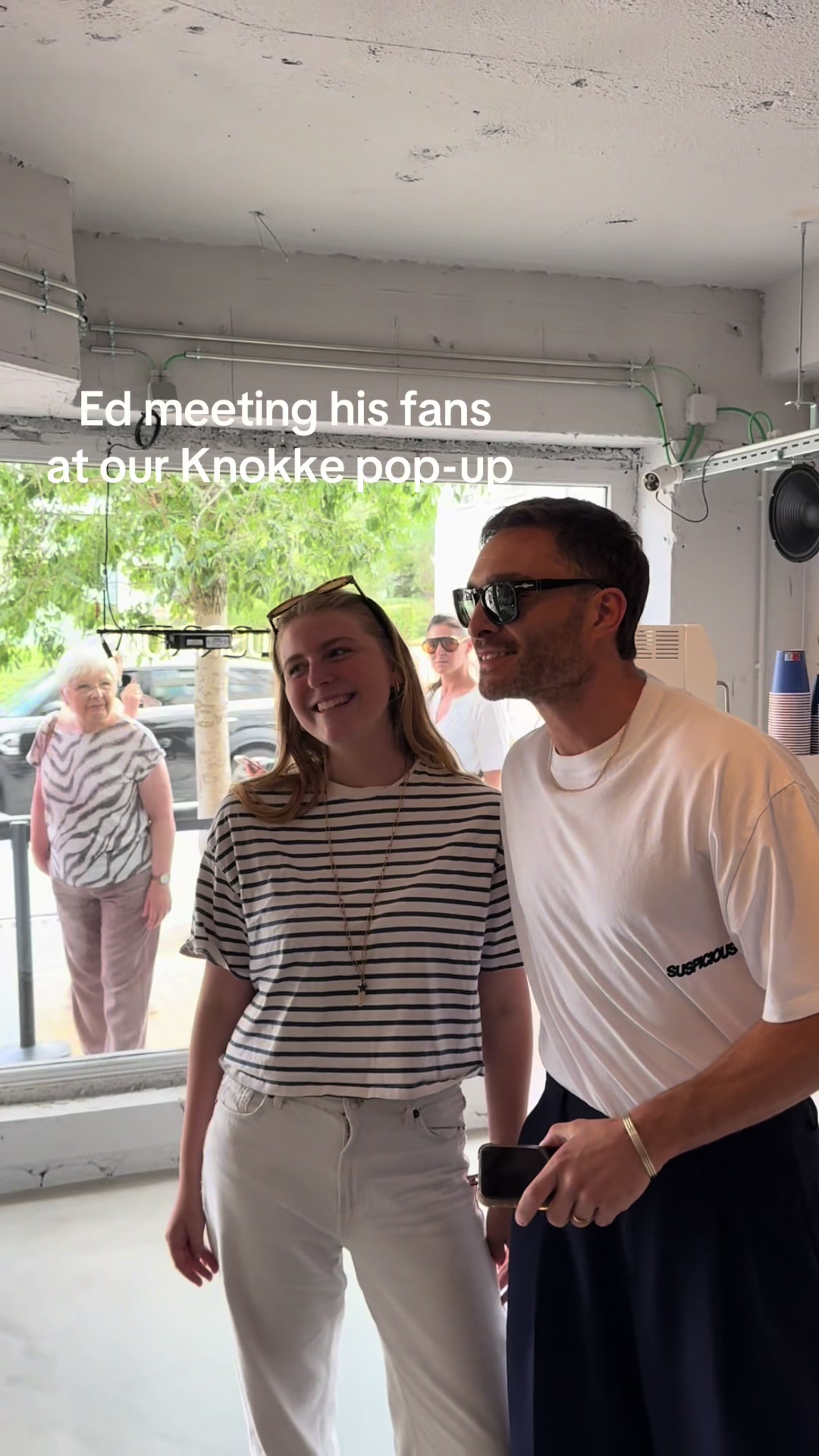 @SuspiciousAntwerp_