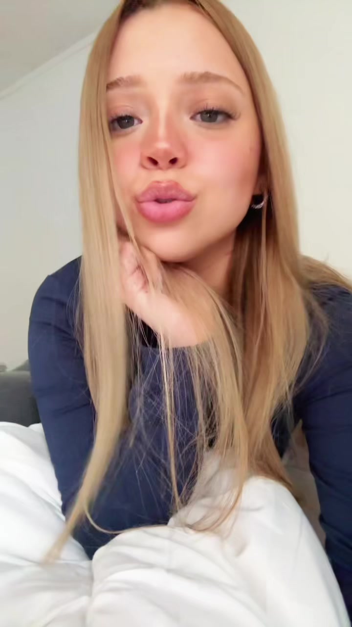 @valentinaaaaa