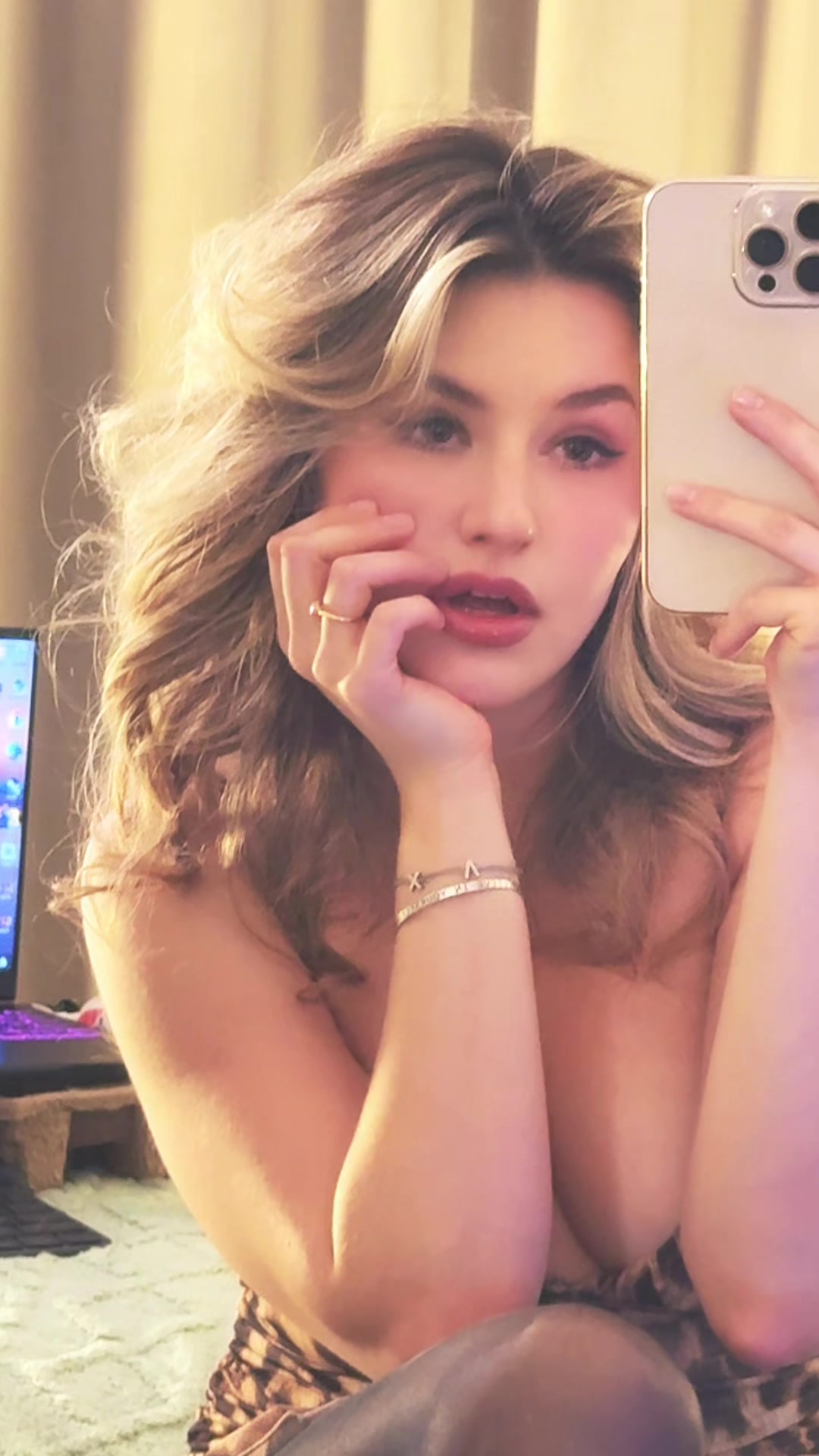 @vixxxierox