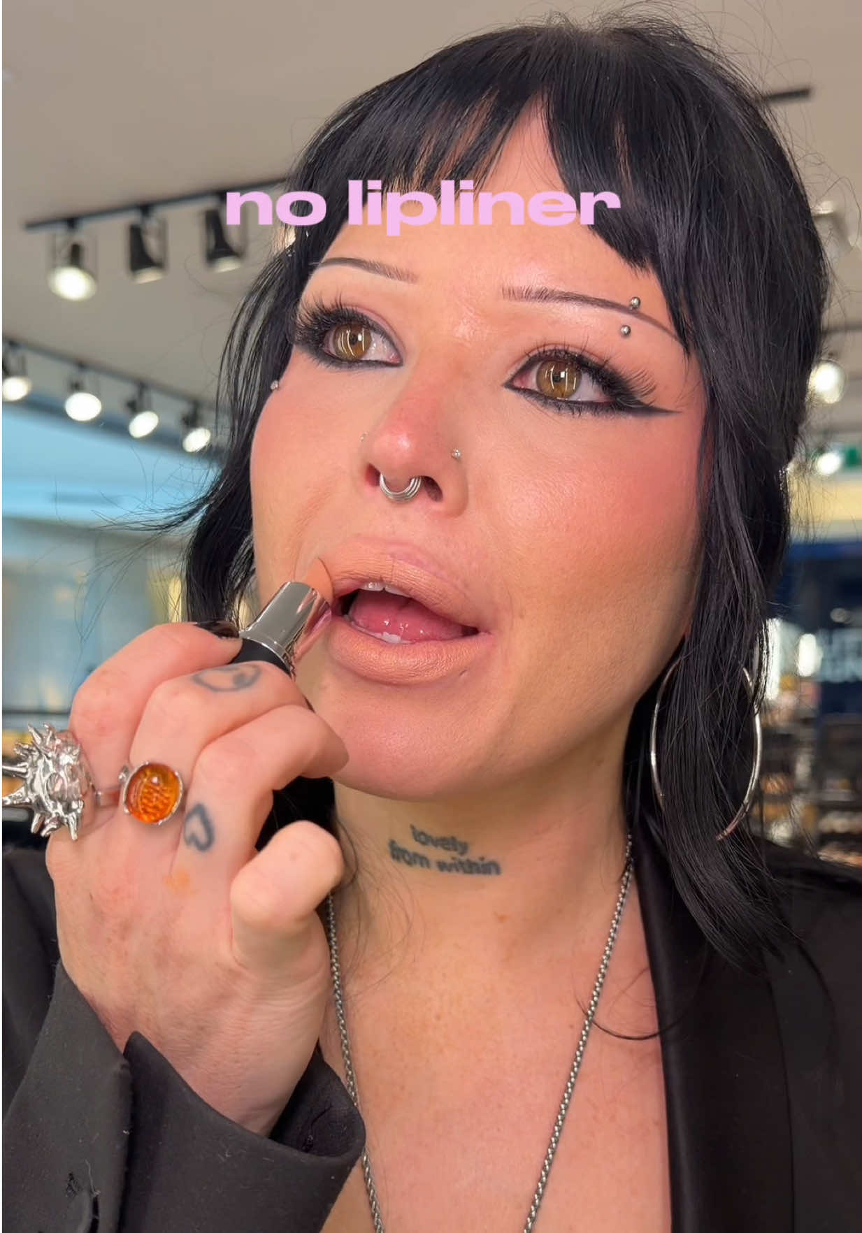 @𝕾𝖆𝖗𝖆𝖍 𝕱𝖊𝖊𝖓𝖆