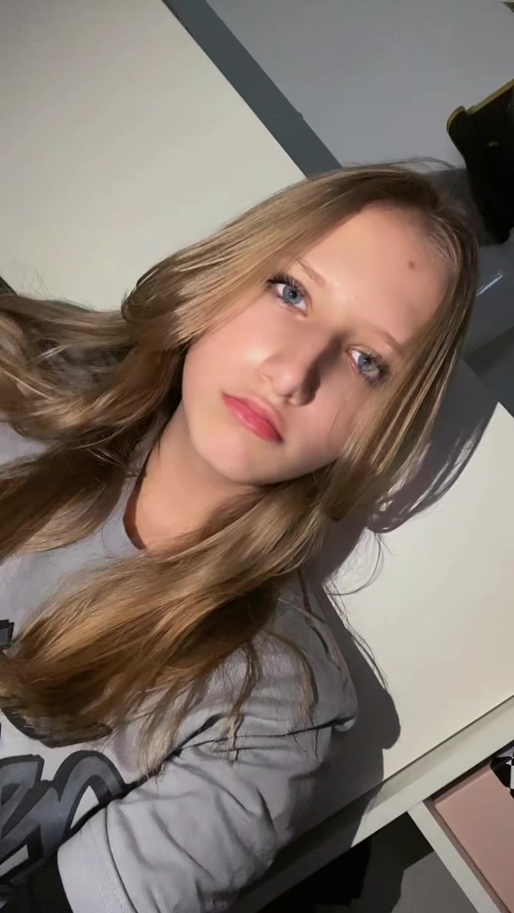 @Lauraโ๐ป๐ต๐ฑ