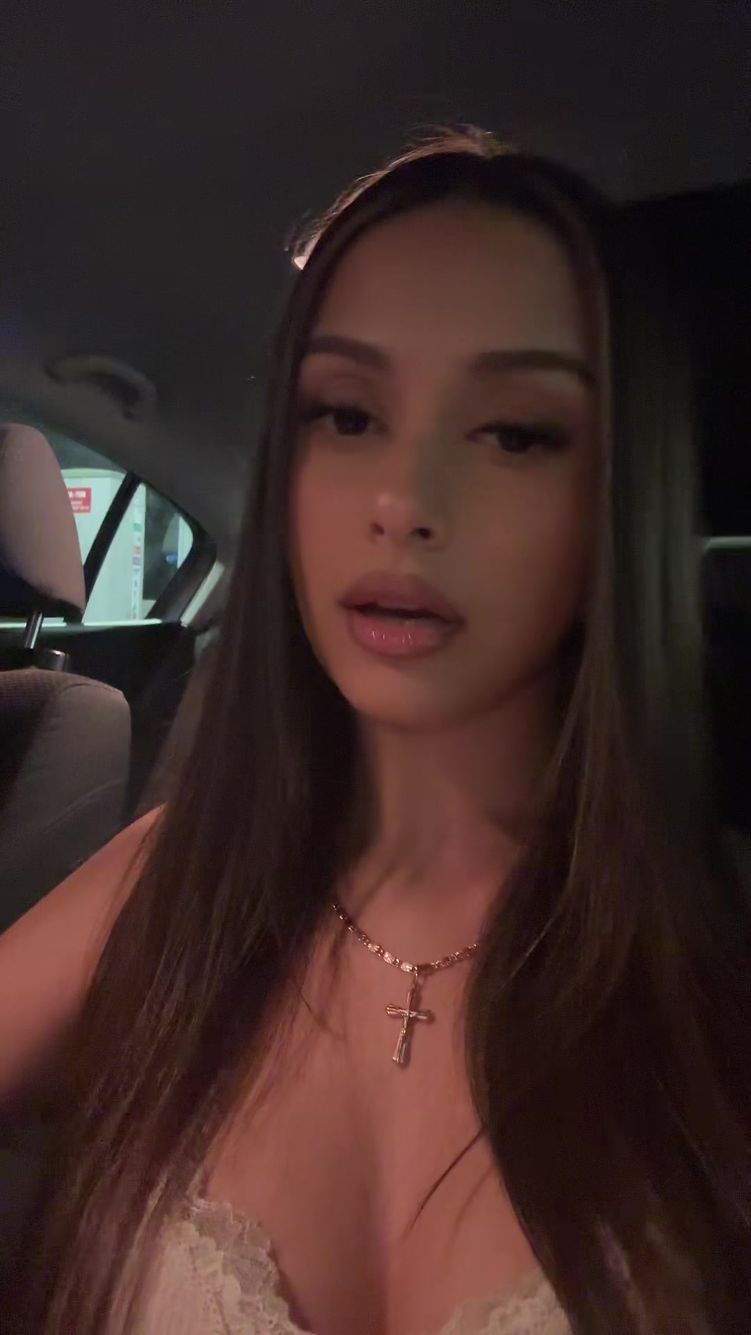 @𝐴𝑛𝑛𝑎𝑙𝑖𝑛𝑎