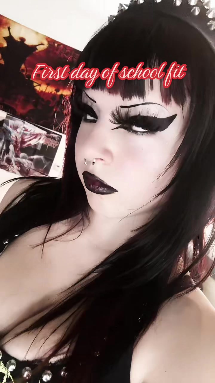 @Lina🖤🦇