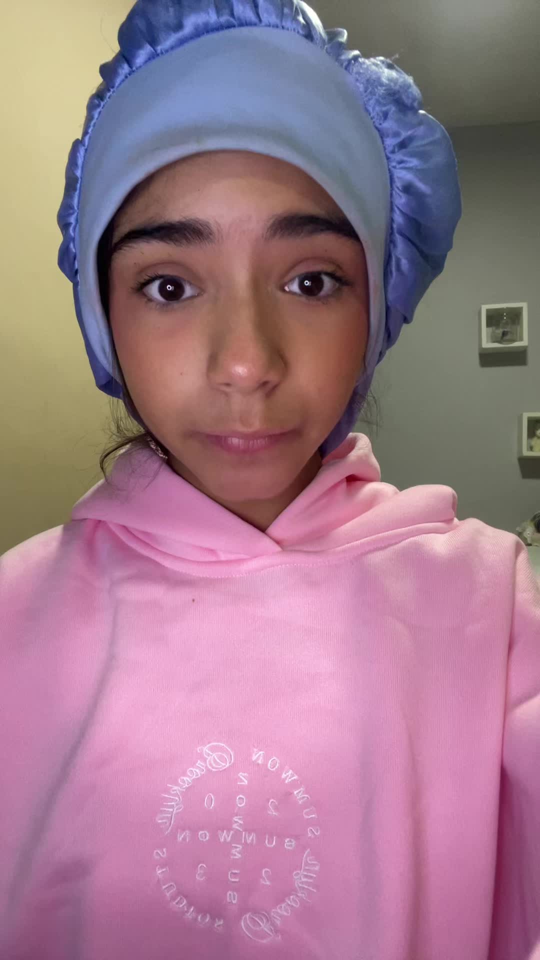 @larafamiliamadrona