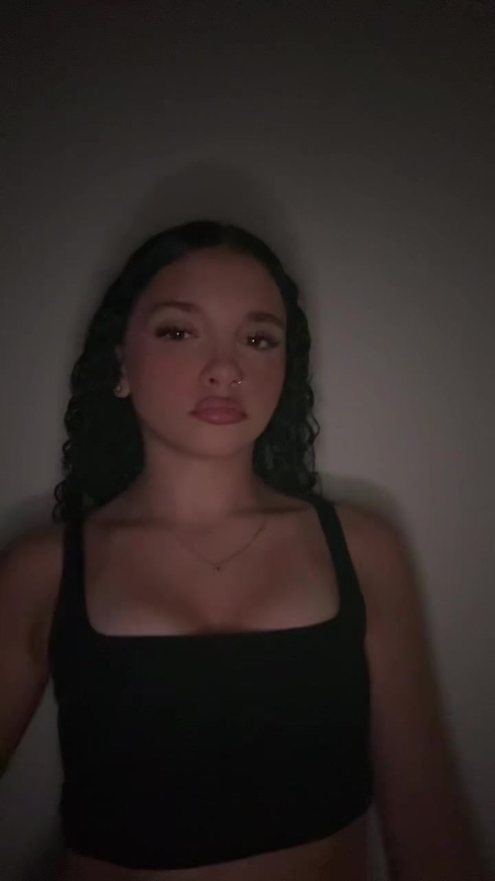 @𝒱